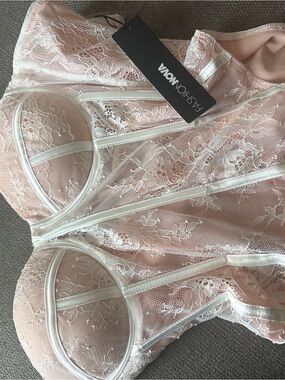 Fashion Nova woke up in Paris lace bodysuit Size XS